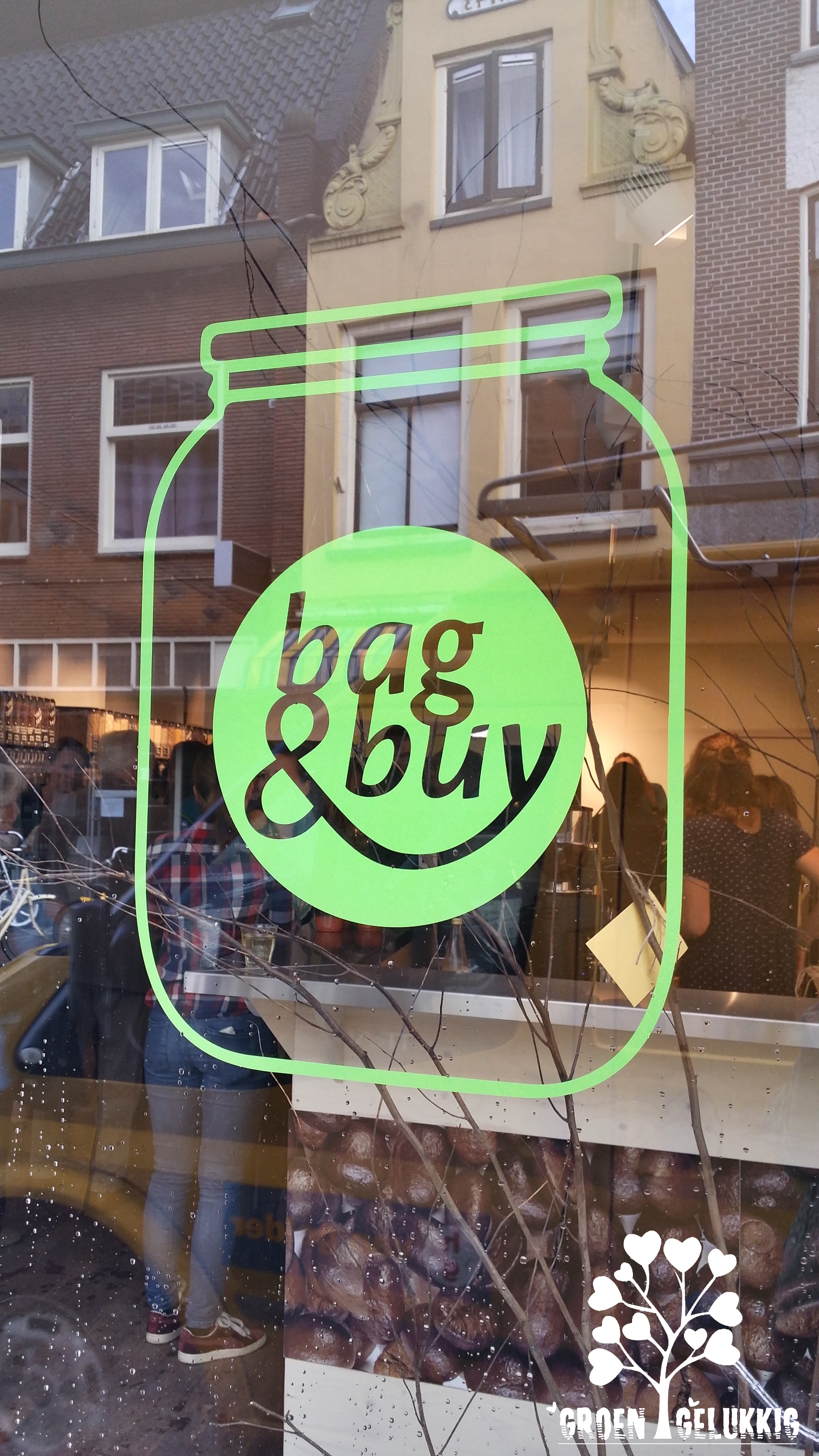 Bag & Buy logo op raam Bag & Buy logo op raam